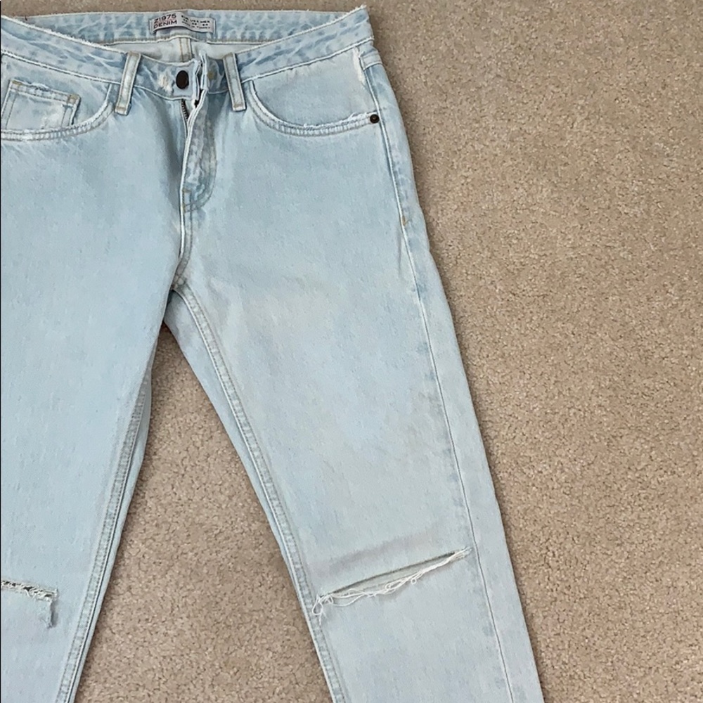 Zara Distressed Jeans - Picture 2 of 6